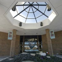 Foto tirada no(a) Elk Grove Village Public Library por Elk Grove Village Public Library em 1/5/2016