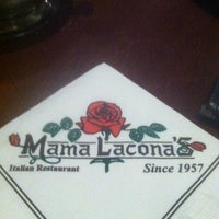 Снимок сделан в Mama Lacona&amp;#39;s Restaurant &amp;amp; Lounge пользователем Jen C. 2/15/2013