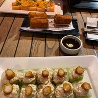 รูปภาพถ่ายที่ Sushi Roll โดย Marco R. เมื่อ 3/27/2021
