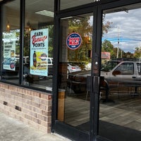 Photo taken at Jersey Mike&amp;#39;s Subs by Crillmatic on 10/17/2023