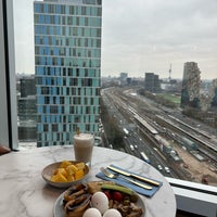 Das Foto wurde bei Renaissance Amsterdam Hotel von Dr mahdi p. am 3/29/2023 aufgenommen