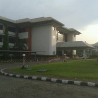 Review GMF AeroAsia Management Building