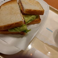 Photo taken at Doutor Coffee Shop by sawashim y. on 5/6/2019