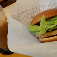 Photo taken at MOS Burger by sawashim y. on 7/11/2017