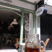 Das Foto wurde bei Aimée Sidewalk Cafe &amp;amp; Tartinery von Mar E. am 6/24/2017 aufgenommen