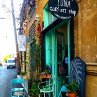 รูปภาพถ่ายที่ Luna Cafe Art Shop โดย 🚤 The_Mist . เมื่อ 5/9/2019