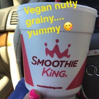 Das Foto wurde bei Smoothie King von Natalie J. am 3/23/2017 aufgenommen