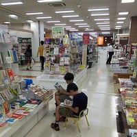 Photo taken at くまざわ書店 by akemi.t on 9/19/2018