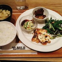 Photo taken at Café &amp;amp; Meal MUJI by akemi.t on 9/14/2017