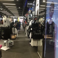 JD Sports - Kuip - 633 visitors