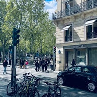 Photo taken at Fraser Suites Le Claridge Champs-Élysées by A.S.M 🗽 on 4/21/2024
