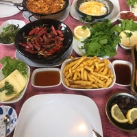 Foto scattata a Anadolu Köyü Restaurant da E ARDA YAĞMUR il 3/10/2021