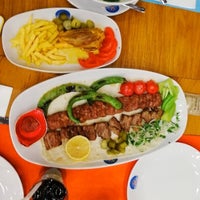 Foto tirada no(a) Tehrun İran Mutfağı por Tugay em 3/21/2022
