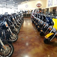 5/7/2013에 Mitch B.님이 Lake Shore Harley-Davidson에서 찍은 사진