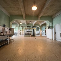 Photo taken at Alcatraz Cellhouse Dining Hall by Evelyne F. on 5/7/2023