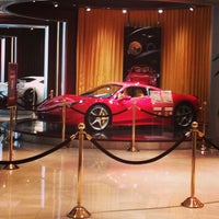 Foto tirada no(a) Penske-Wynn Ferrari/Maserati por Robert K. em 2/23/2013