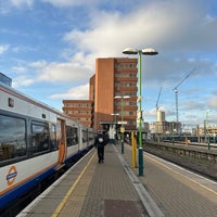 Foto tirada no(a) Watford Junction Railway Station (WFJ) por Victor A. em 11/30/2022