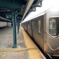 Photo taken at MTA Subway - Mets/Willets Point (7) by Victor A. on 7/20/2021