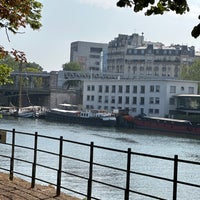 Photo taken at Paris en Scène by Victor A. on 6/6/2023