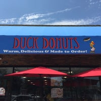 รูปภาพถ่ายที่ Duck Donuts โดย Jesse G. เมื่อ 7/1/2016