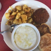 9/9/2017 tarihinde Keila K.ziyaretçi tarafından 5 Loaves Eatery'de çekilen fotoğraf