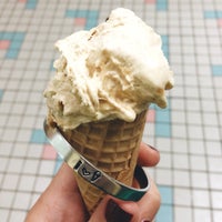 Das Foto wurde bei Sweet Ashley&amp;#39;s Ice Cream von E M. am 9/1/2014 aufgenommen
