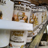 รูปภาพถ่ายที่ Crystal Ball Brewing Company โดย Crystal Ball Brewing Company เมื่อ 1/14/2016