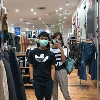Photo taken at UNIQLO by Modtanoy Y. on 9/7/2021