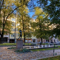 Photo taken at Dianapuisto by Kalle R. on 9/26/2021