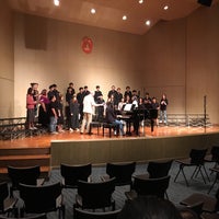 Photo taken at หอแสดงดนตรี by เจ้าไผ่เองกั๊บ• on 2/4/2018