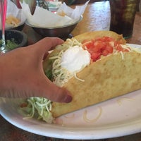 Foto scattata a La Parrilla Mexican Restaurant da Mrs M. il 5/6/2016