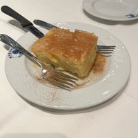 Das Foto wurde bei Mykonos Greek Restaurant von Duygu Y. am 1/17/2022 aufgenommen