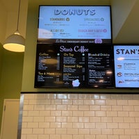 Photo taken at Stan&amp;#39;s Donuts &amp;amp; Coffee by Duygu Y. on 2/5/2022