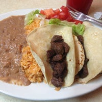 Foto diambil di Rosita&amp;#39;s Mexican Restaurant oleh SINthia pada 3/19/2013