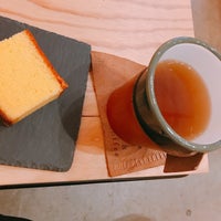 Photo taken at artless craft tea &amp;amp; coffee by Makiko O. on 7/7/2019