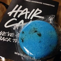 Photo taken at LUSH 自由が丘店 by kaoring on 11/2/2013