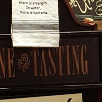 7/30/2016에 Neecee J.님이 Uncorked: Retail Wine and Tasting Shop에서 찍은 사진