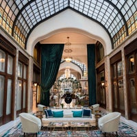 Photo taken at Four Seasons Hotel Gresham Palace Budapest by Mr. Investor .. Traveler 🏃🏾‍♂️🏕️🚴🏋🏻‍♀️ on 1/18/2024
