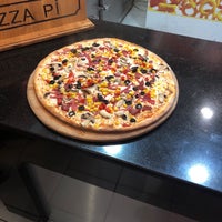 Photo taken at Pizza Pi by Bekir Toğan on 2/18/2018