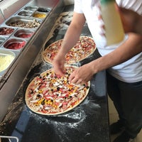 Photo taken at Pizza Pi by Bekir Toğan on 6/6/2017