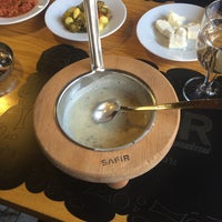 Foto diambil di Safir Ocakbaşı ve Restaurant oleh Mehmet T. pada 2/26/2016