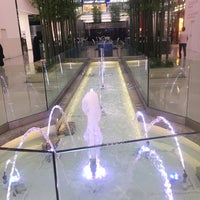 Снимок сделан в Al Hamra Mall пользователем Khalid I. 5/28/2017