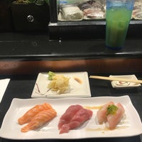 Photo taken at Midori Sushi by Meshpuff 💙 on 8/15/2018