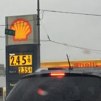 Das Foto wurde bei Shell von lee c. am 1/28/2016 aufgenommen