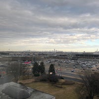 Photo taken at Marriott Newark Liberty International Airport by Chris S. on 2/17/2022
