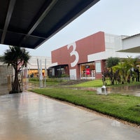 Photo taken at Outlet Premium Brasília by Evanice P. on 3/17/2023