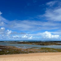 Photo taken at Praia de Itapuã by Evanice P. on 8/15/2023