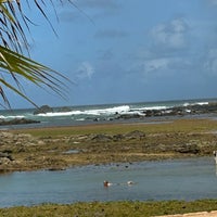Photo taken at Praia de Itapuã by Evanice P. on 8/16/2023