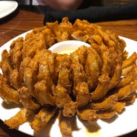 Photo taken at Outback Steakhouse by Whitty on 6/3/2018