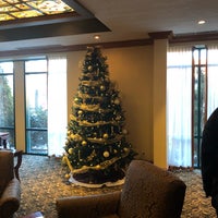 Foto diambil di Varscona Hotel on Whyte oleh Whitty pada 1/2/2018